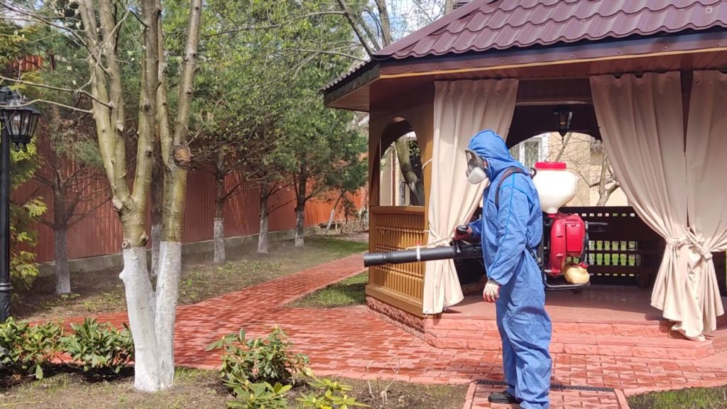 Акарицидная обработка участка от клещей в Красногорске. 25 соток за 10 900 руб.